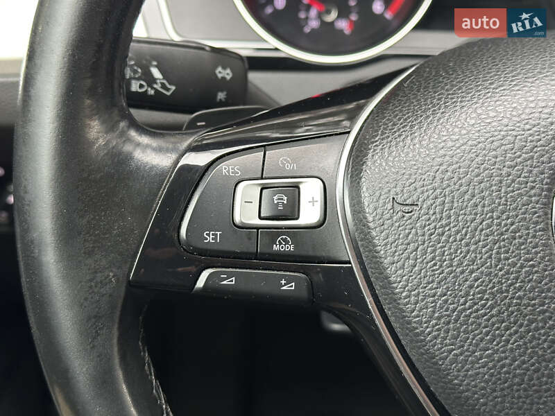 Универсал Volkswagen Passat 2015 в Киеве