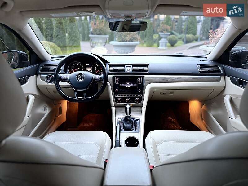 Седан Volkswagen Passat 2017 в Стрые