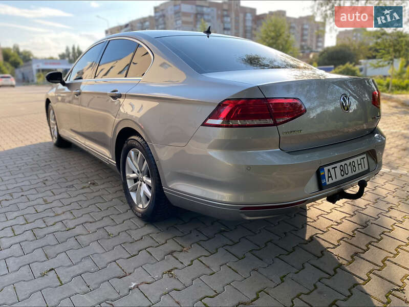 Седан Volkswagen Passat 2016 в Хмельницком