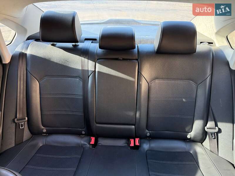 Седан Volkswagen Passat 2014 в Николаеве