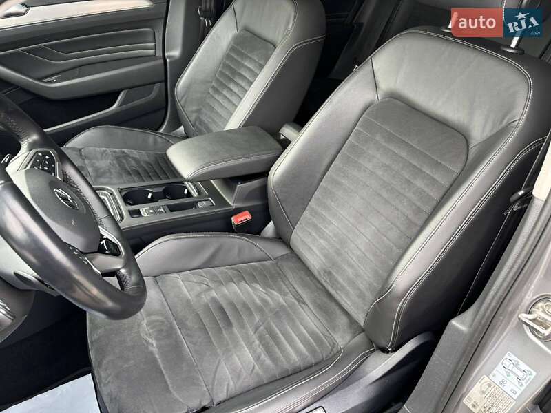 Универсал Volkswagen Passat 2020 в Киеве