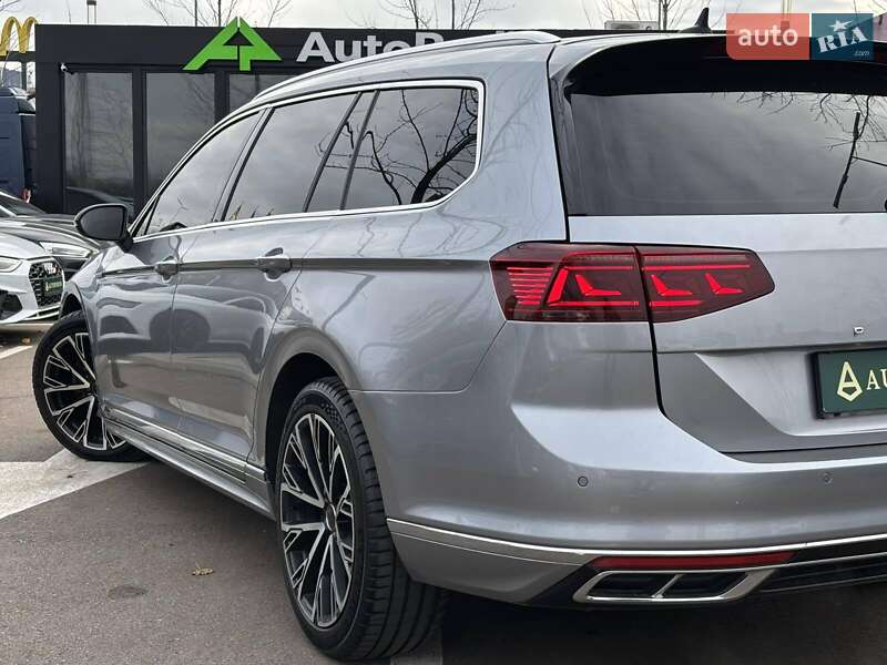 Универсал Volkswagen Passat 2020 в Киеве