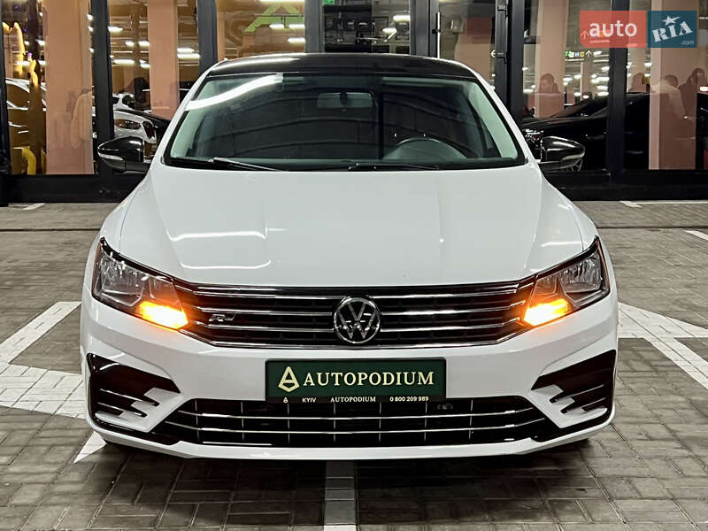 Седан Volkswagen Passat 2018 в Киеве