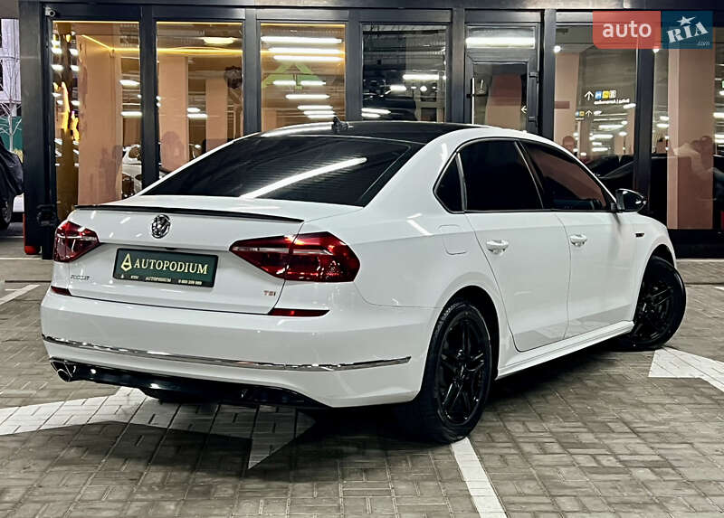 Седан Volkswagen Passat 2018 в Киеве