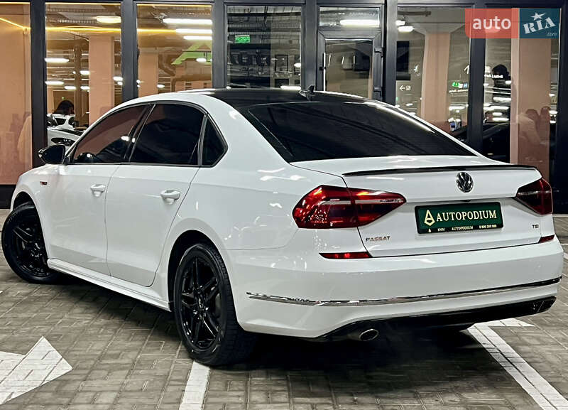 Седан Volkswagen Passat 2018 в Киеве