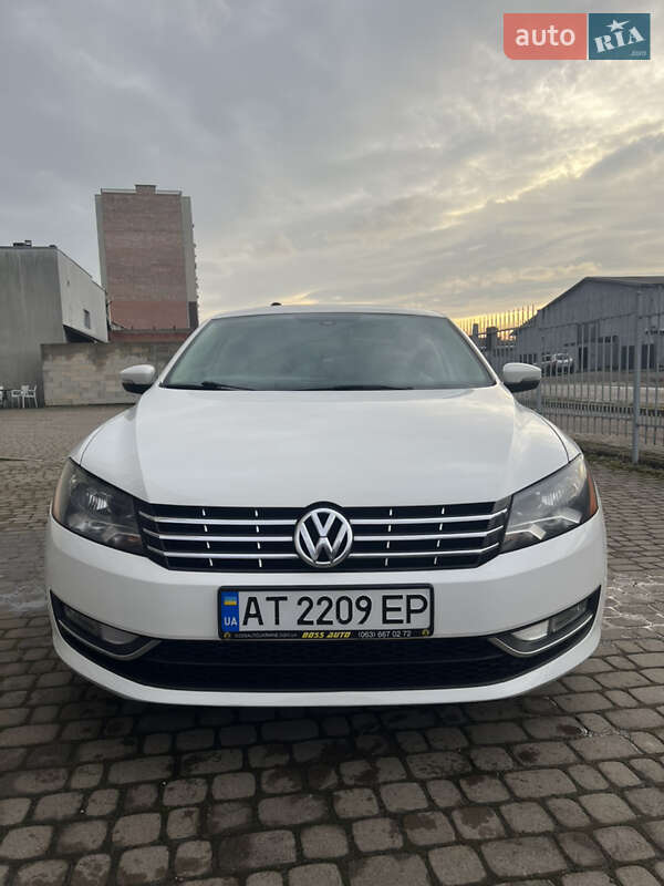 Седан Volkswagen Passat 2014 в Ивано-Франковске