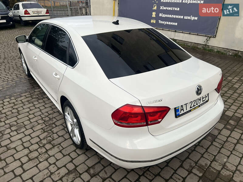 Седан Volkswagen Passat 2014 в Ивано-Франковске