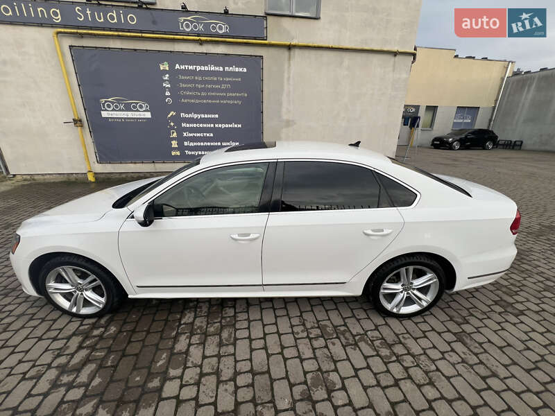 Седан Volkswagen Passat 2014 в Ивано-Франковске