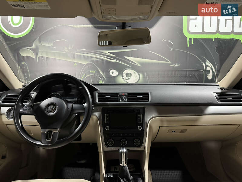 Седан Volkswagen Passat 2015 в Одессе