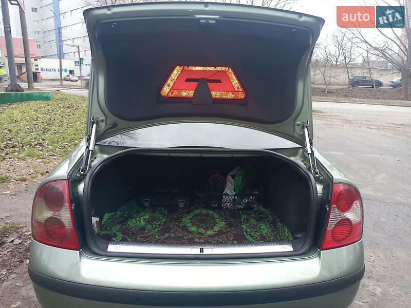 Седан Volkswagen Passat 2003 в Хмельницком