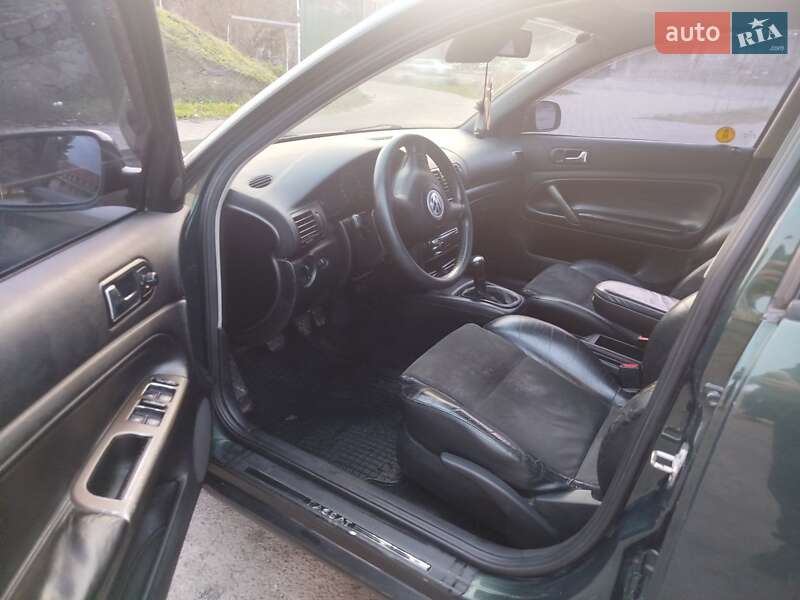 Седан Volkswagen Passat 1998 в Каменец-Подольском