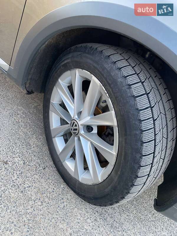 Универсал Volkswagen Passat 2014 в Вараше