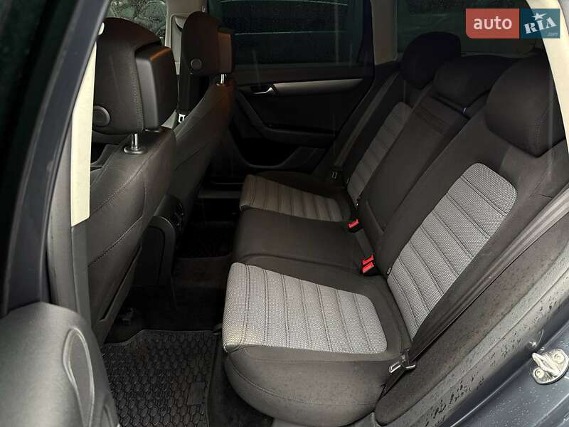 Универсал Volkswagen Passat 2012 в Ровно