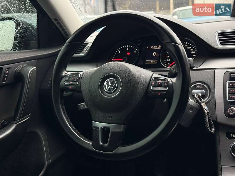Универсал Volkswagen Passat 2012 в Ровно