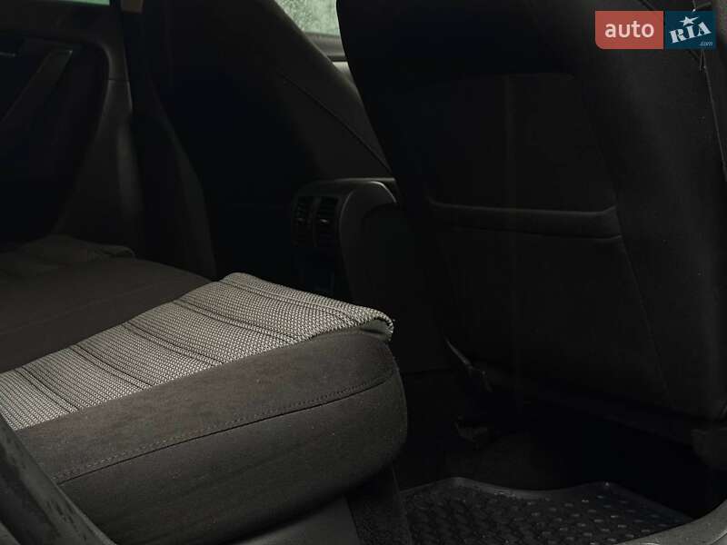 Универсал Volkswagen Passat 2012 в Ровно