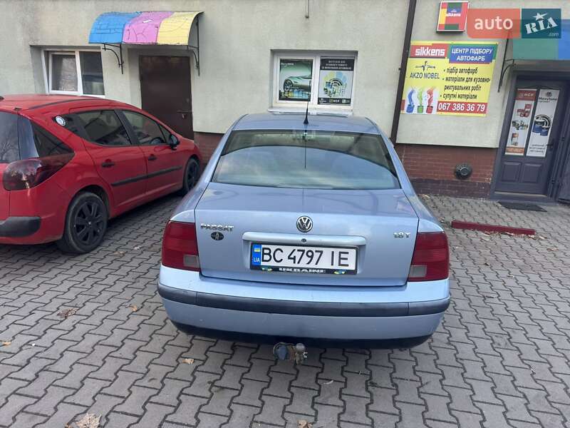 Седан Volkswagen Passat 1997 в Стрые