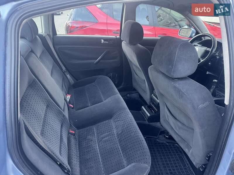 Седан Volkswagen Passat 1997 в Стрые