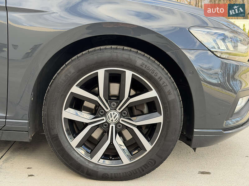 Универсал Volkswagen Passat 2020 в Луцке