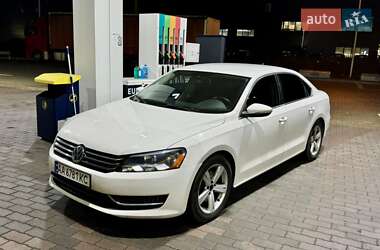 Седан Volkswagen Passat 2011 в Киеве