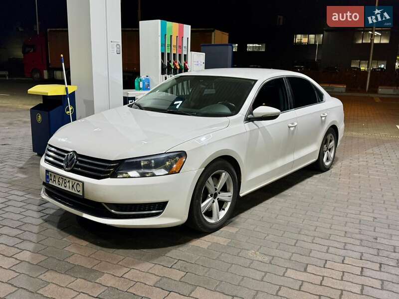 Седан Volkswagen Passat 2011 в Киеве