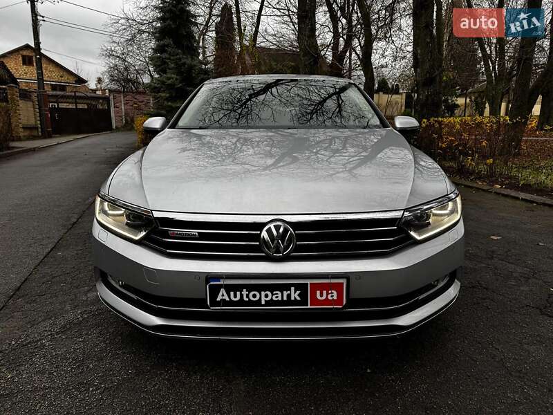 Седан Volkswagen Passat 2018 в Киеве
