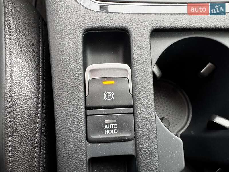 Седан Volkswagen Passat 2018 в Киеве