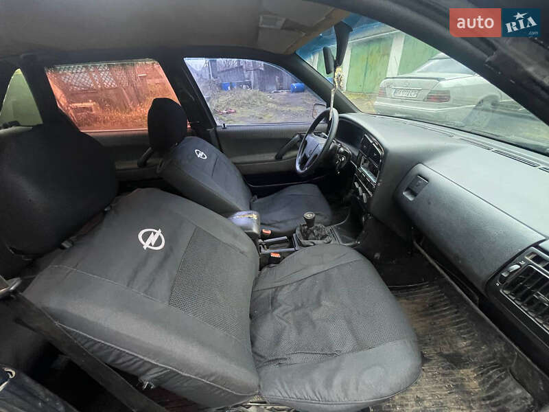 Седан Volkswagen Passat 1992 в Коломые