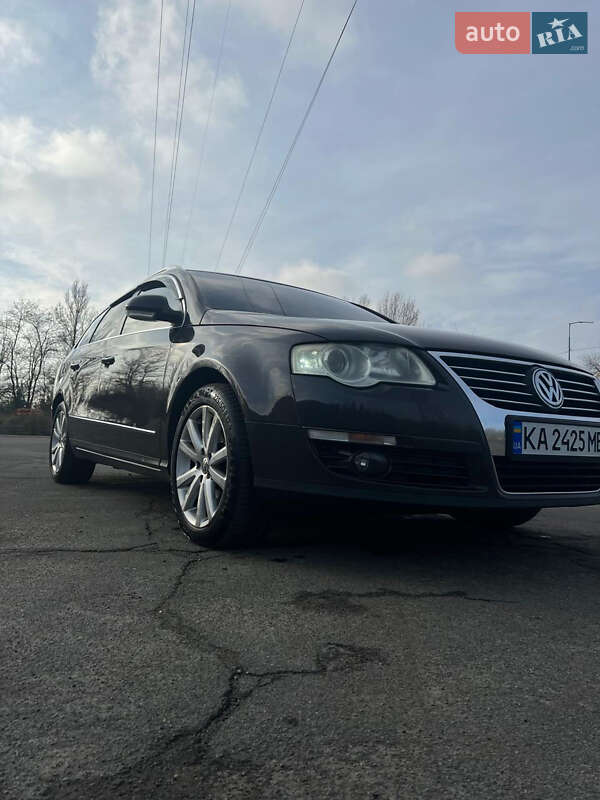 Универсал Volkswagen Passat 2009 в Киеве