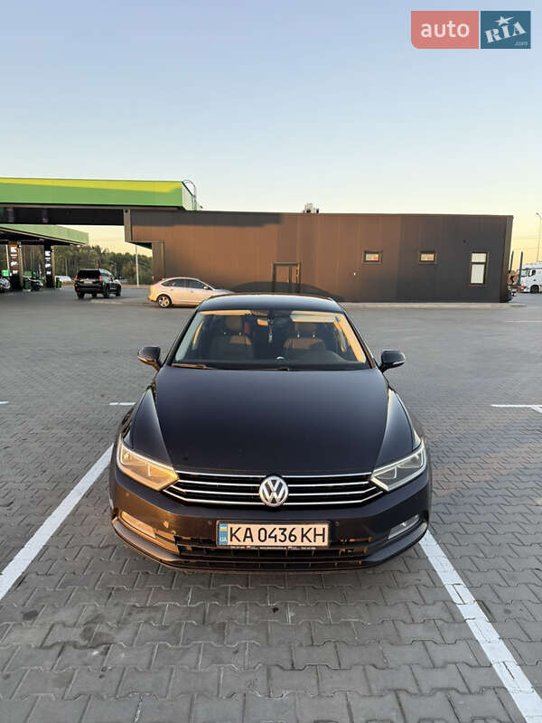 Седан Volkswagen Passat 2018 в Києві