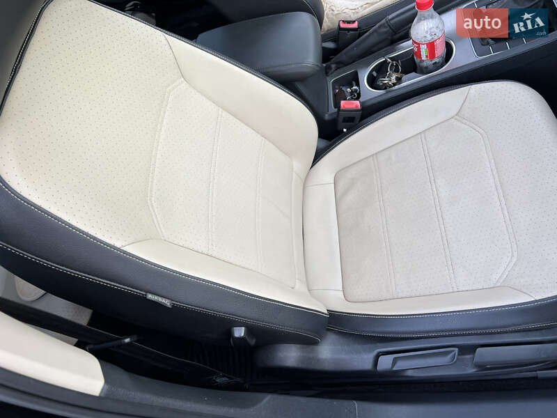 Седан Volkswagen Passat 2015 в Тернополе