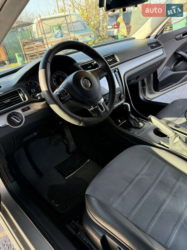 Седан Volkswagen Passat 2012 в Измаиле