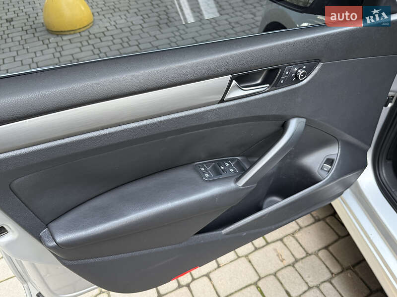 Седан Volkswagen Passat 2014 в Киеве