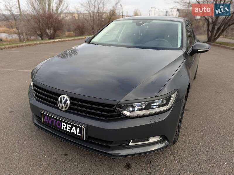 Седан Volkswagen Passat 2015 в Кривом Роге