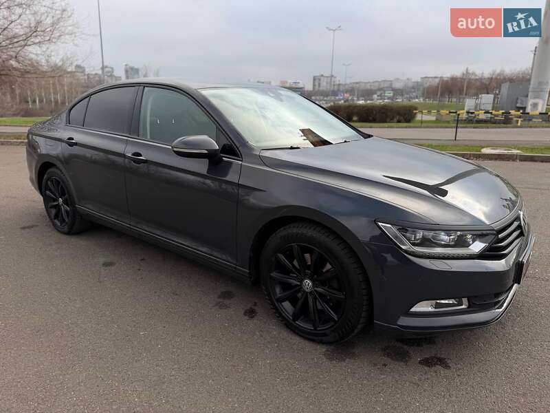 Седан Volkswagen Passat 2015 в Кривом Роге