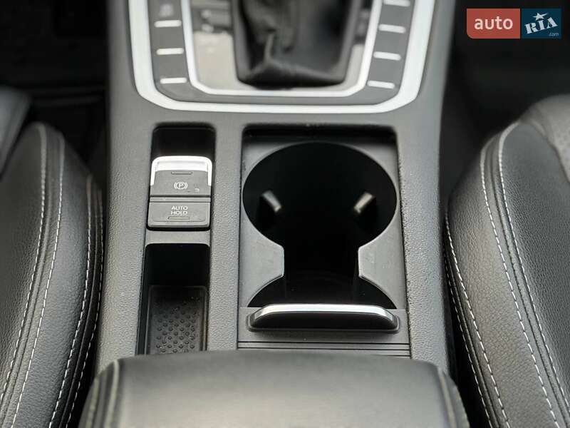 Седан Volkswagen Passat 2015 в Кривом Роге