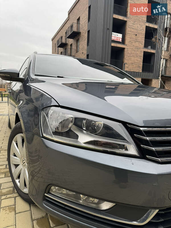 Универсал Volkswagen Passat 2013 в Ивано-Франковске