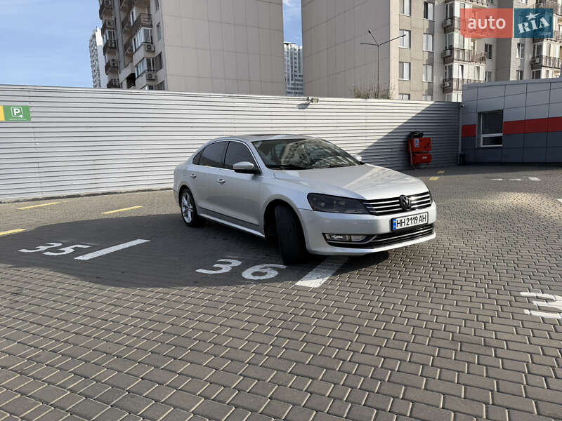 Седан Volkswagen Passat 2014 в Одессе
