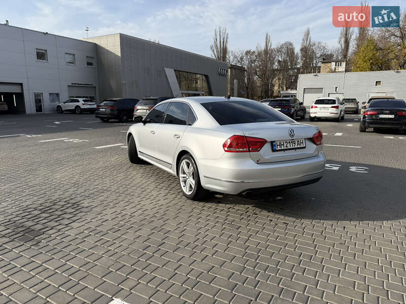 Седан Volkswagen Passat 2014 в Одессе
