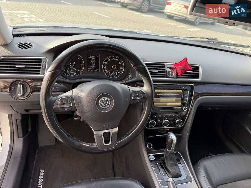 Седан Volkswagen Passat 2014 в Одессе