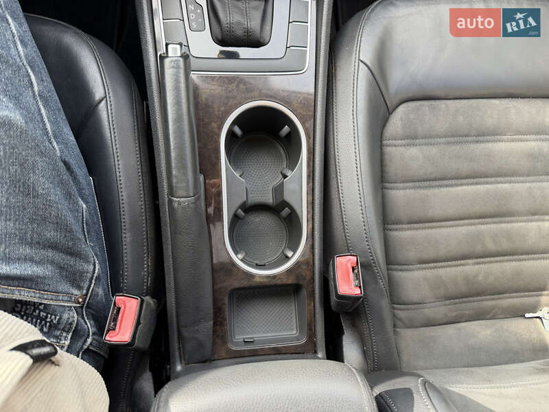 Седан Volkswagen Passat 2014 в Одессе