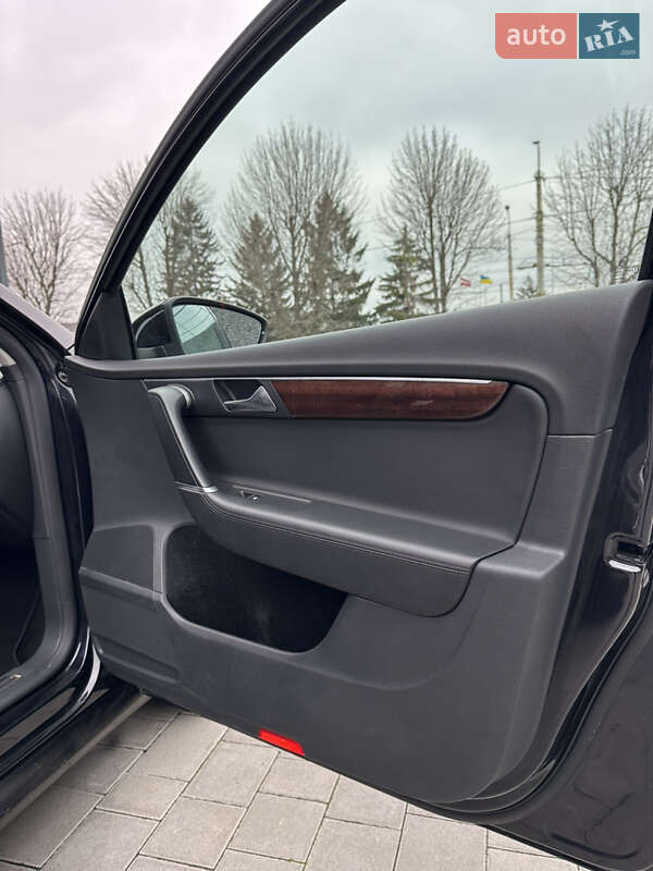 Універсал Volkswagen Passat 2011 в Луцьку