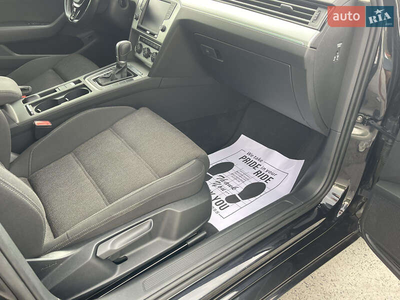 Універсал Volkswagen Passat 2017 в Ужгороді