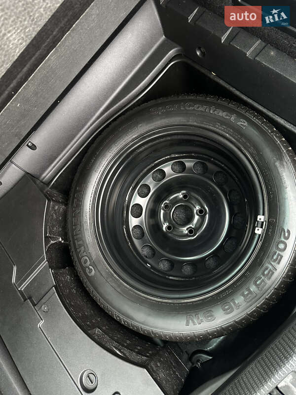 Універсал Volkswagen Passat 2011 в Луцьку