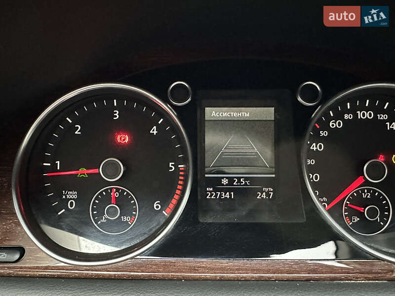 Універсал Volkswagen Passat 2011 в Луцьку