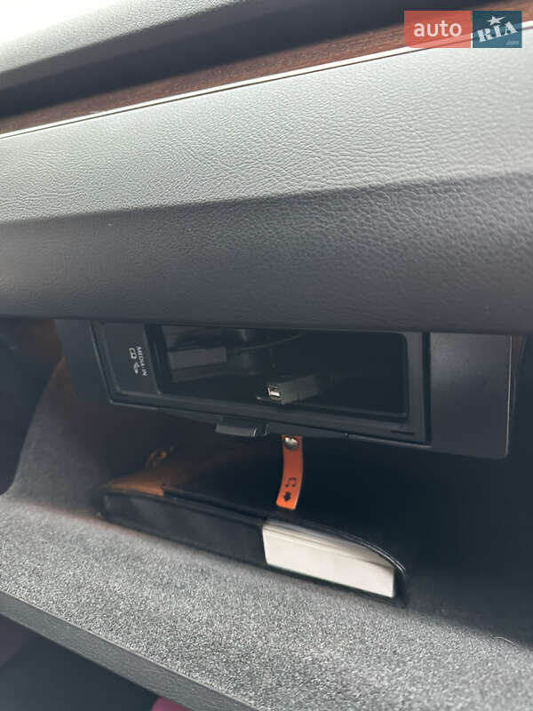 Універсал Volkswagen Passat 2011 в Луцьку