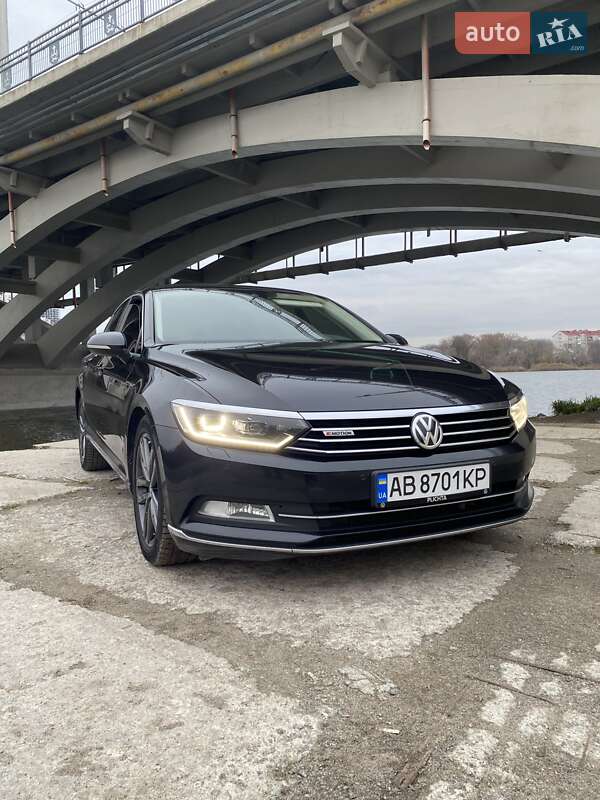 Седан Volkswagen Passat 2015 в Виннице