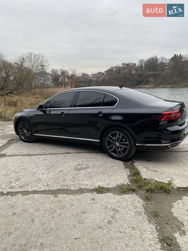 Седан Volkswagen Passat 2015 в Виннице