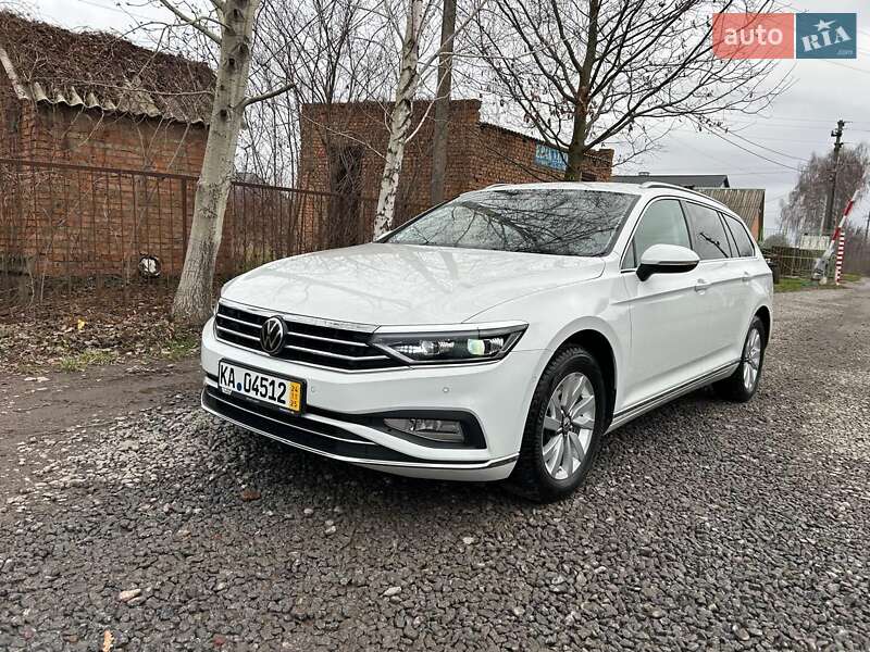 Volkswagen Passat 2022