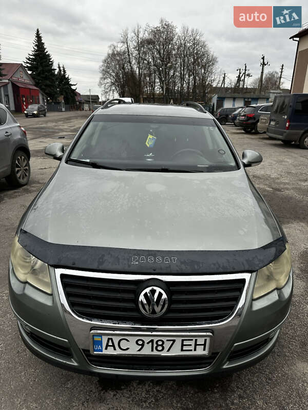 Универсал Volkswagen Passat 2005 в Любешове