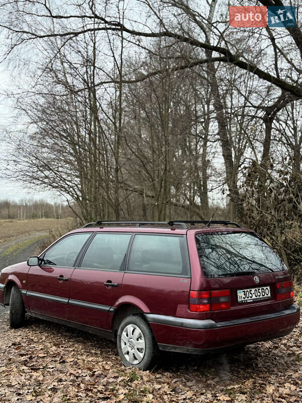 Универсал Volkswagen Passat 1994 в Заречном